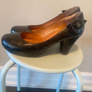 Black heels size 11